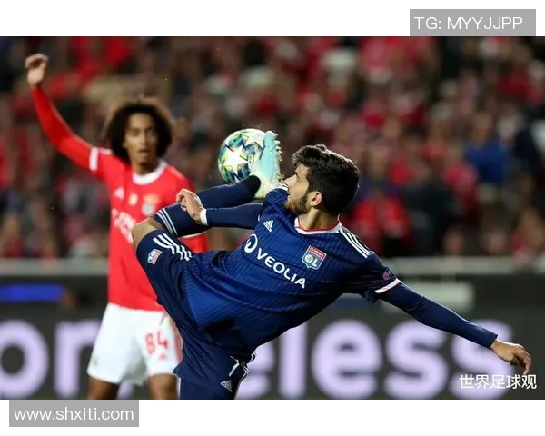 欧联杯本菲卡大胜那不勒斯红牌争议引发全场热议