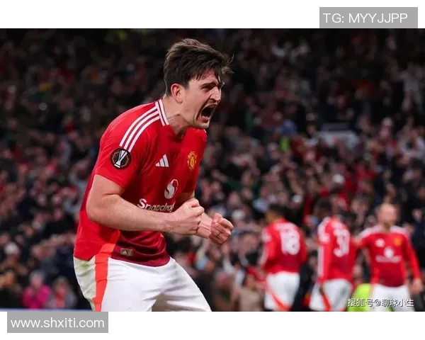 国王杯曼联逆转里昂全场沸腾战术解析与精彩瞬间回顾 国王杯曼联逆转里昂全场沸腾战术解析与精彩瞬间回顾