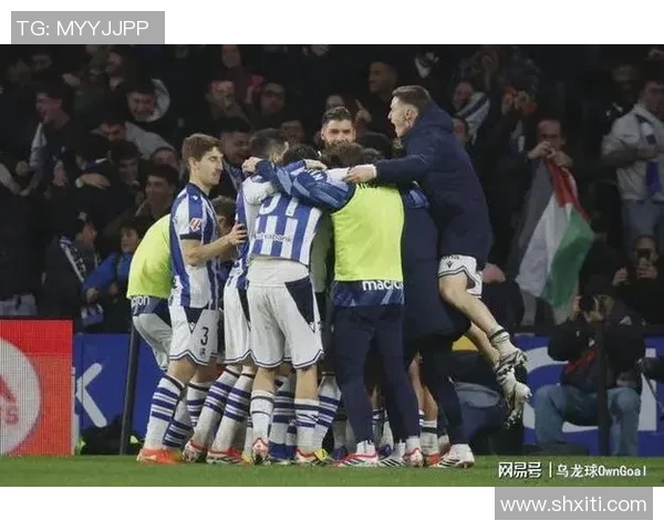 友谊赛惊现冷门拜仁3-0战胜皇马乌龙球引发全场轰动 友谊赛惊现冷门拜仁3-0战胜皇马乌龙球引发全场轰动