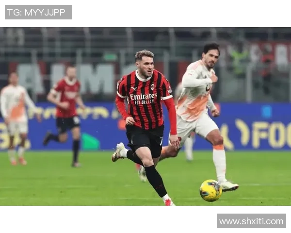 意甲焦点战:AC米兰与波尔图激战成和全场气氛紧张 意甲焦点战:AC米兰与波尔图激战成和全场气氛紧张